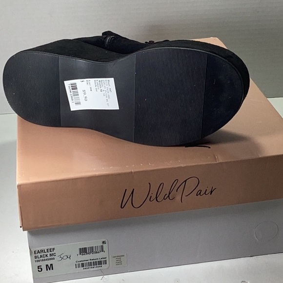 Wild Pair  Womens Earlee Faux Suede Ankle Booties - Picture 9 of 9